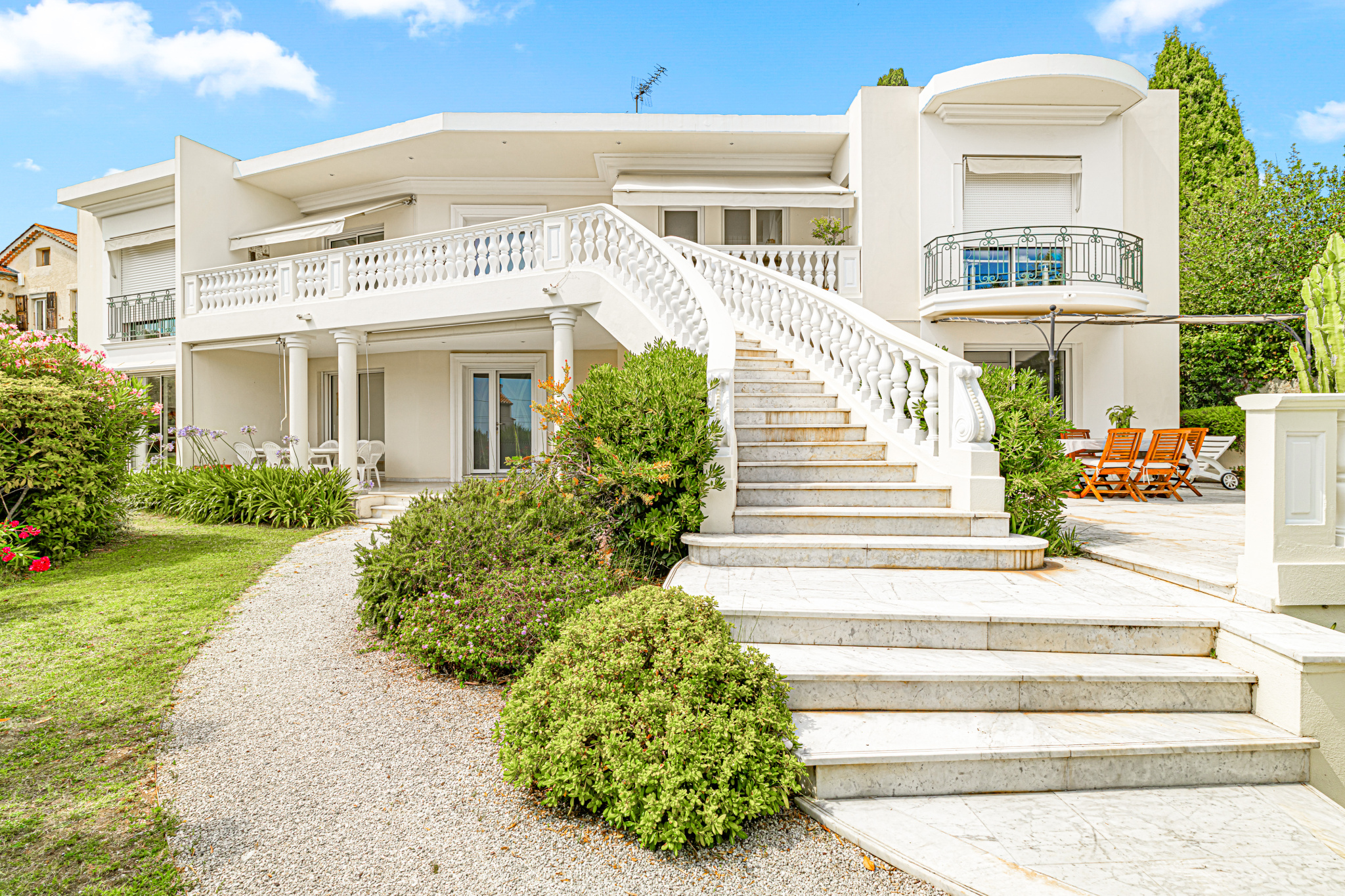 NICE NORD COLLINE - 3/4 PIECES dans VILLA - 117 m2 - Terrass